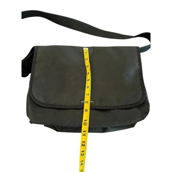 KATE SPADE MESSENGER BAG PURSE DIAPER BAG LAP TOP BAG BLACK NYLON MADE IN USA - Picture 4 of 12